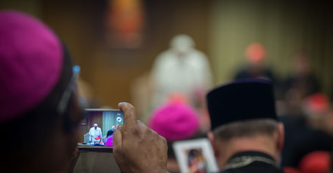 Papst beklagt 'Infodemie' rund um Covid-19-Impfstoffe