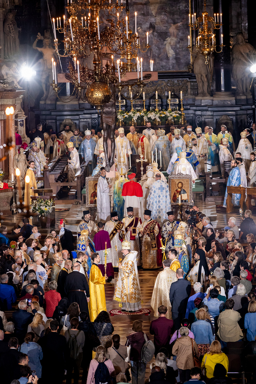 byzantinisches Pontifikalamt Stephansdom / Erzdiözese Wien/ Schönlaub byzantinisches Pontifikalamt Stephansdom