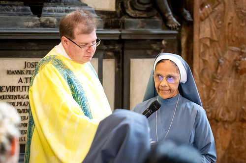 Abschied Schwestern / Erzdiözese Wien/ Schönlaub, Stephan Schönlaub Abschied Schwestern